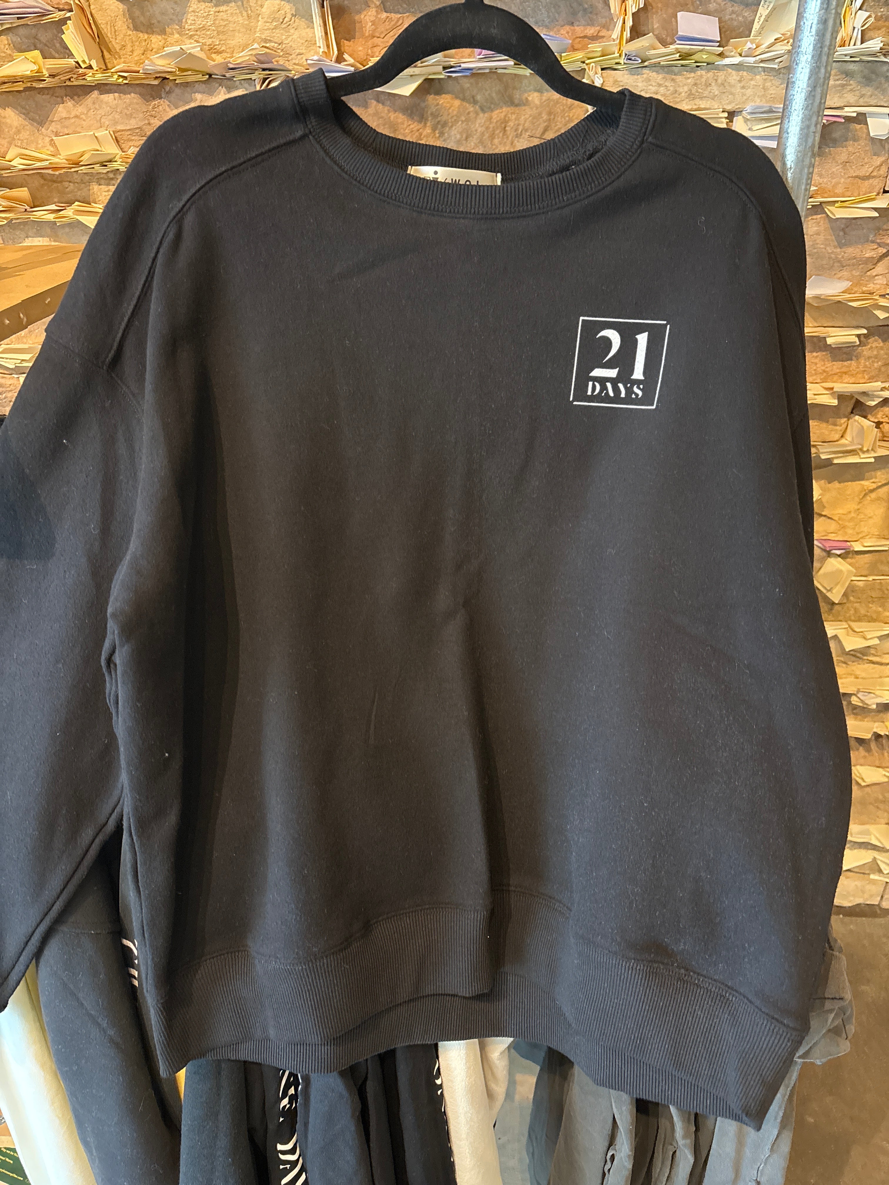 21 Day Sweatshirt-black